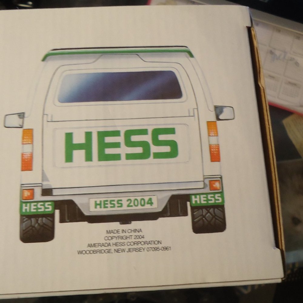 HESS 2004 Sport Utility Vehicle With Motorcycles - Picture 9 of 11